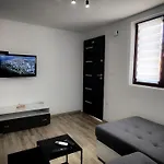 Apartment Tora For 2 With Private Parking, Near Centar And Sea Mali Lošinj